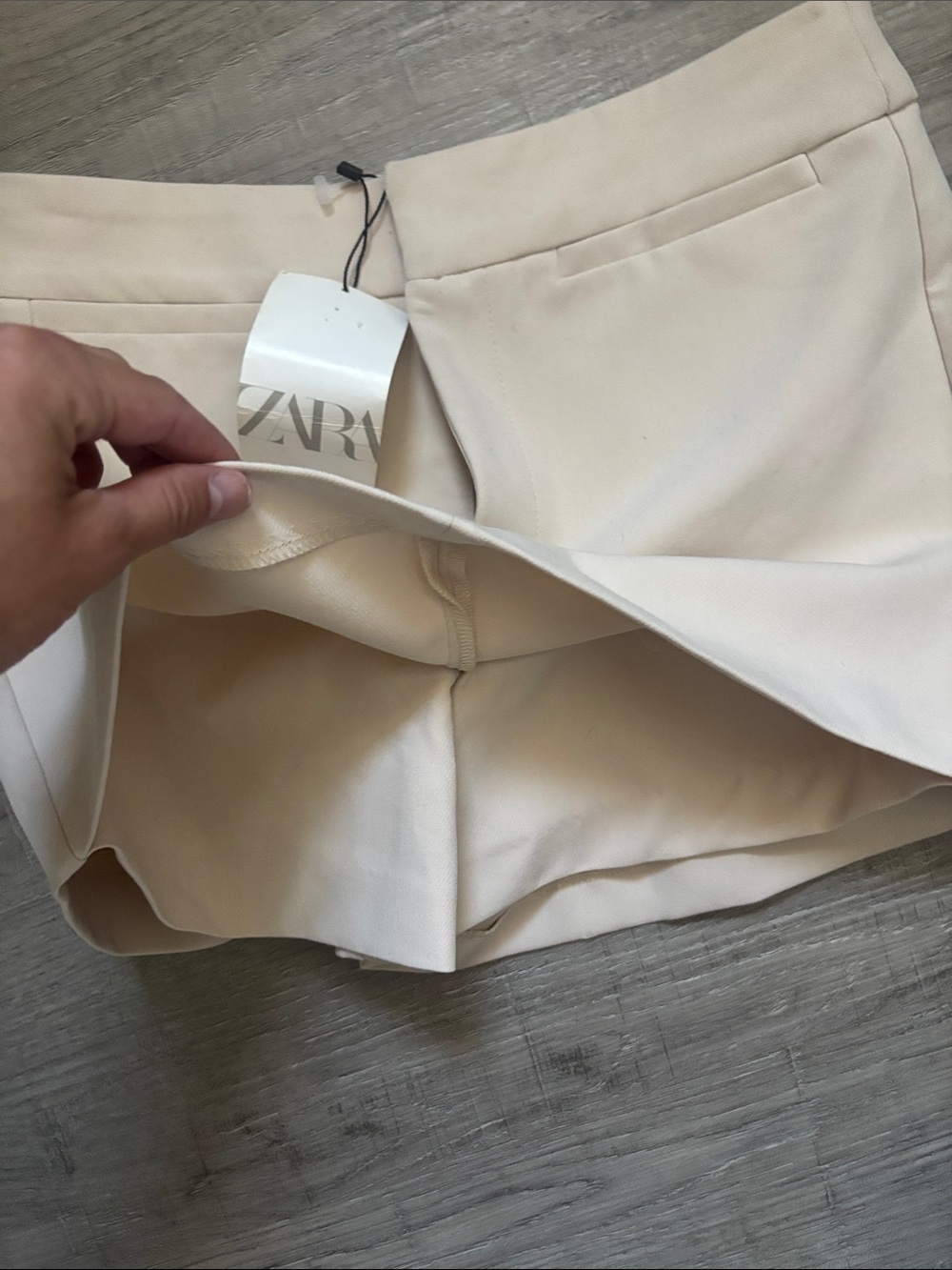 Zara Cream-White Mini Skort with Front Seam Detail mid/high waisted - Picture 2 of 5